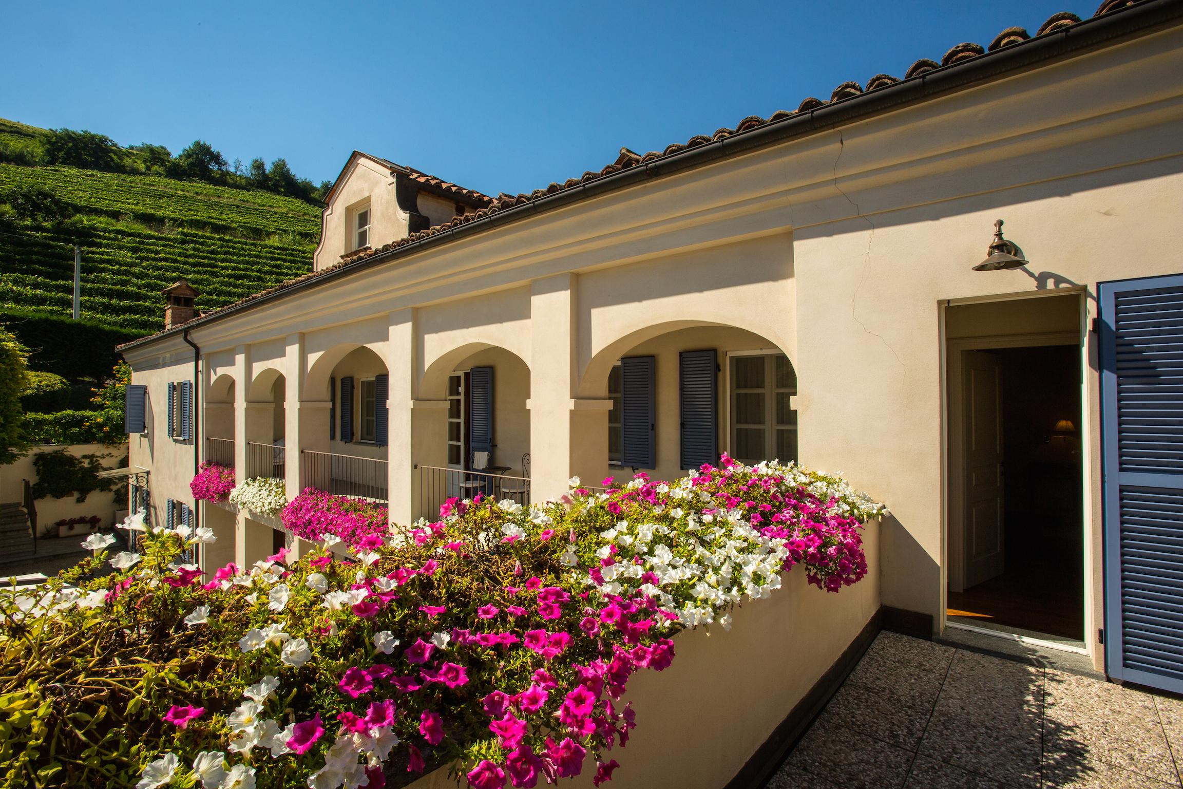 Marcarini Agriturismo Neviglie Exteriér fotografie