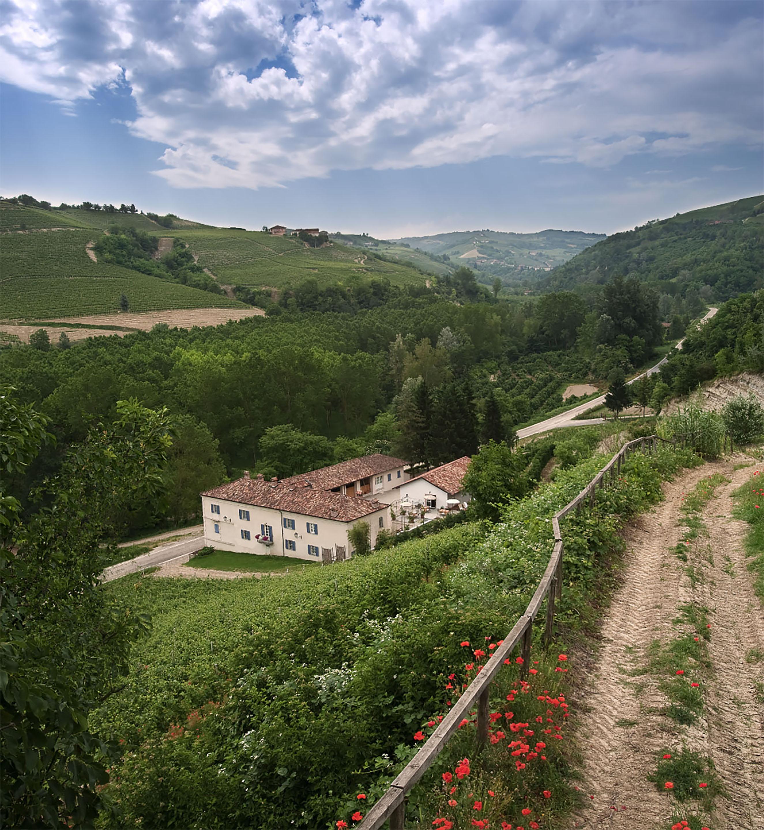 Marcarini Agriturismo Neviglie Exteriér fotografie