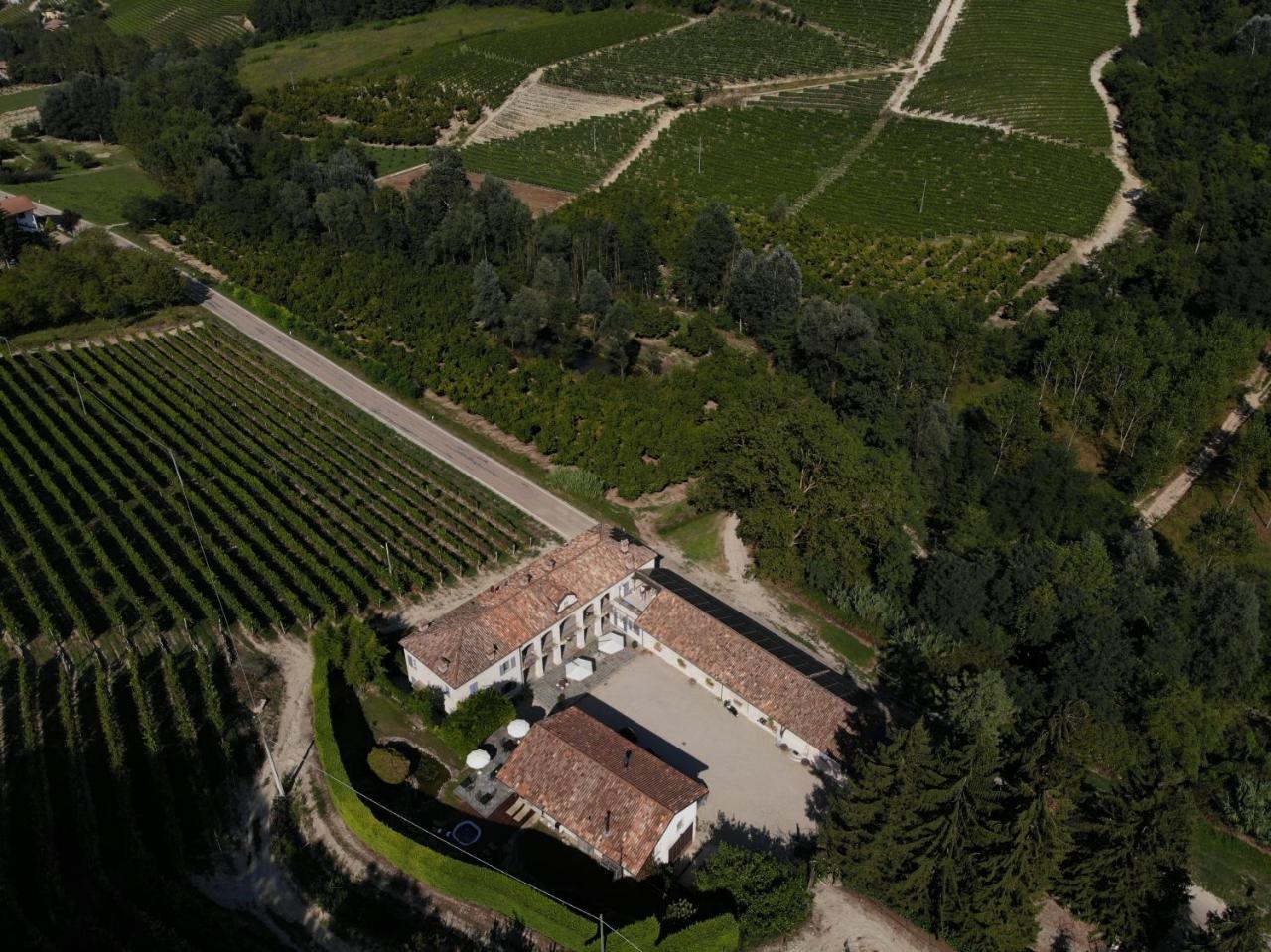 Marcarini Agriturismo Neviglie Exteriér fotografie